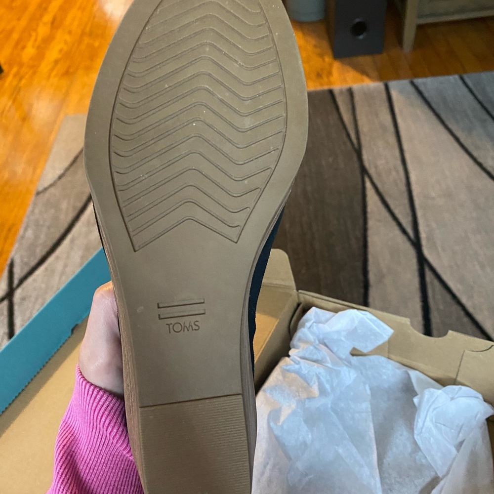 Toms Black Suede Women's Boots - Picture 2 of 4